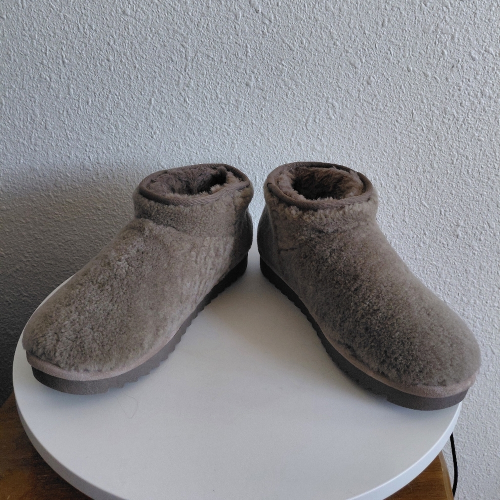 NWOB Steve Madden Cabin Taup Real Fur Upper Faux Fur Lining Booties - Picture 2 of 15